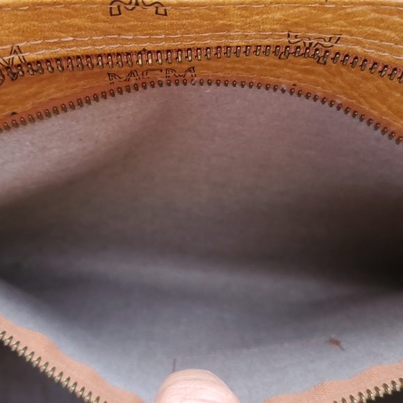 💥💥SOLD💥💥MCM TOTE BAG - Picture 10 of 16